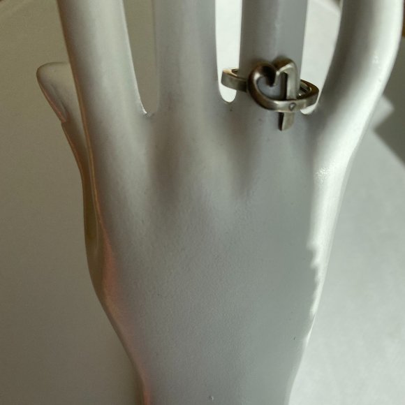 TIFFANY & CO. STERLING SILVER LOVING HEART COCKTAIL RING WITH DIAMOND- SIZE 7 - Picture 2 of 8